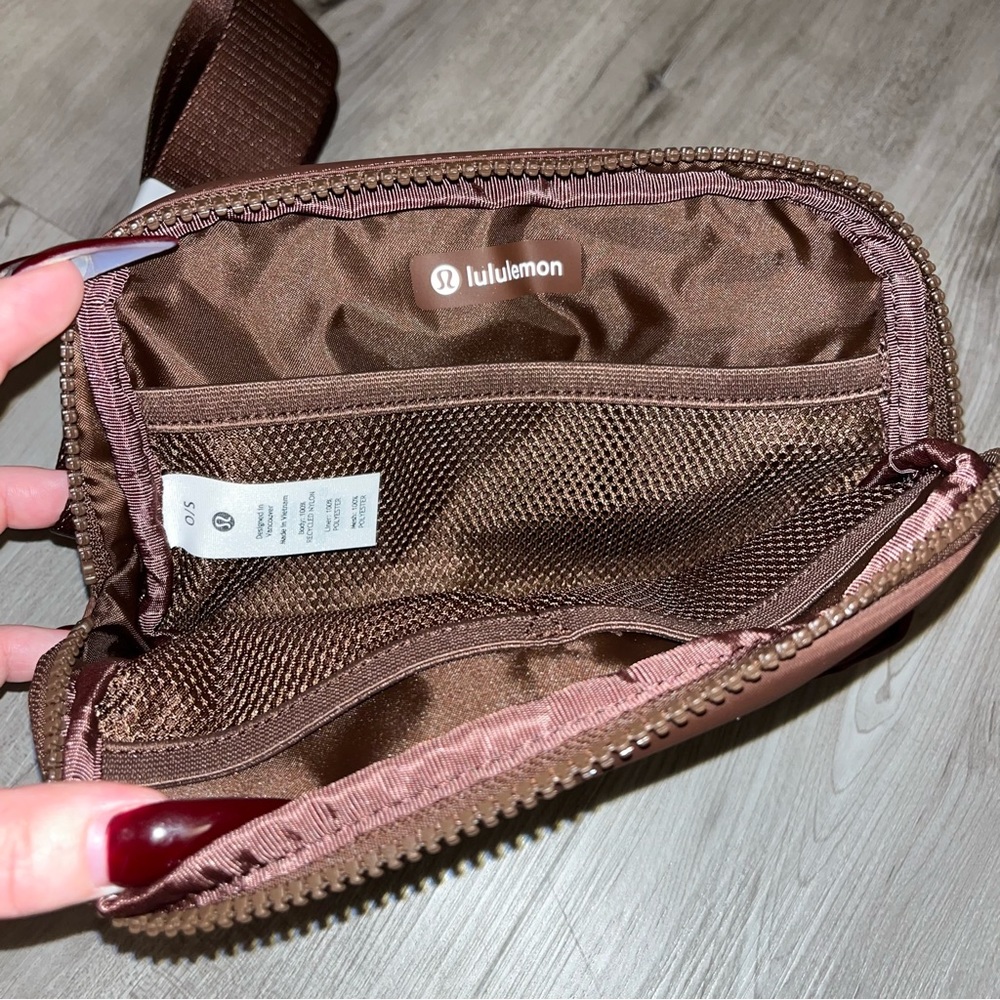 Lululemon everywhere belt bag NWT 1L - Picture 3 of 12